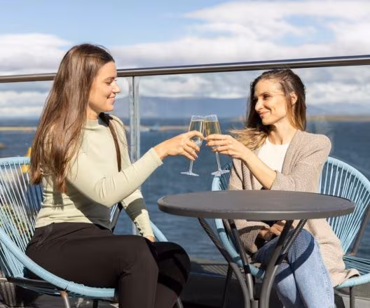 SKÝ Lounge & Bar | Kampavínsflaska